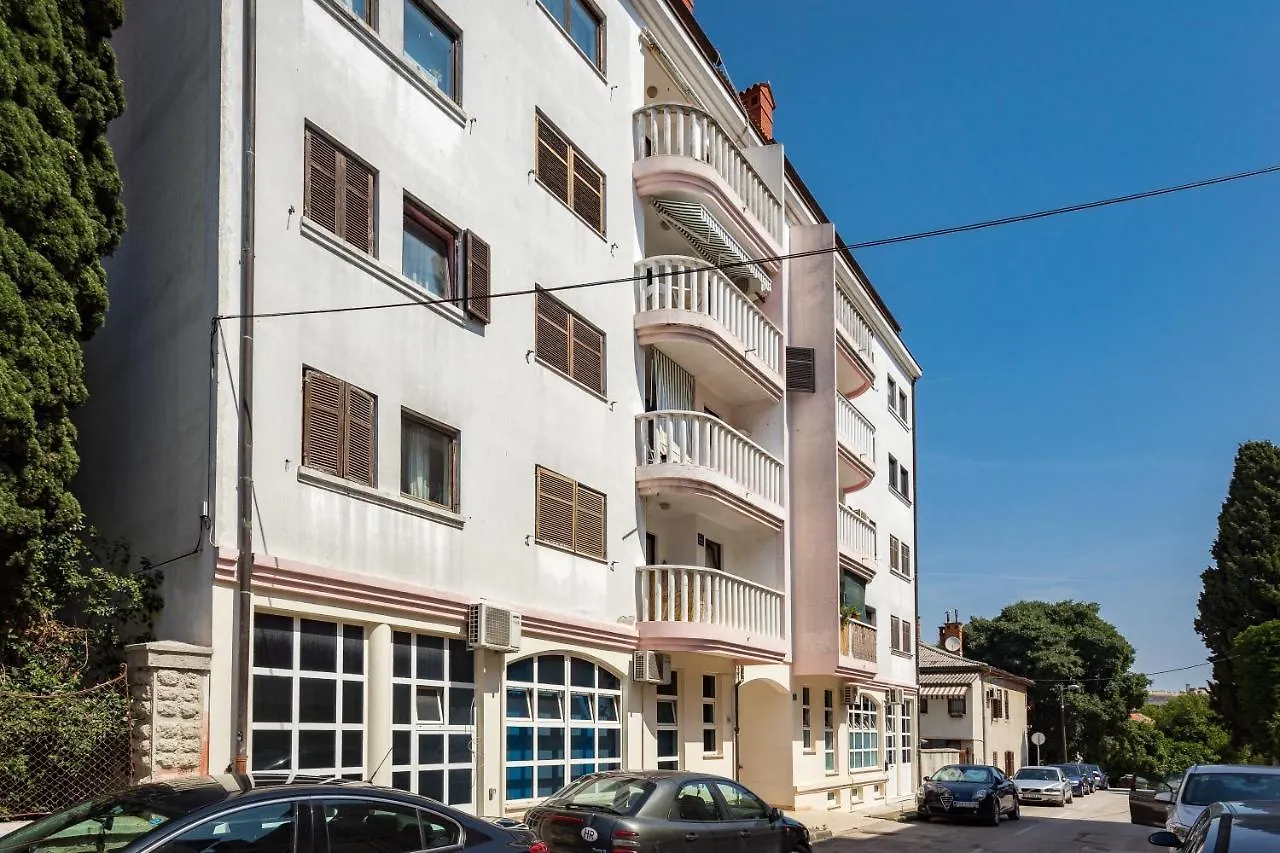 Laveruda Apartment With Balcony And Free Parking Pula 0*,  Croatia